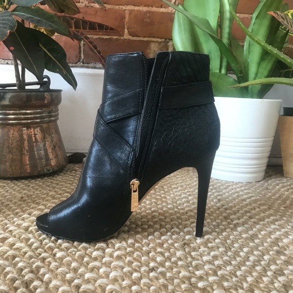 Vince Camuto open-toe leather booties - Picture 3 of 3